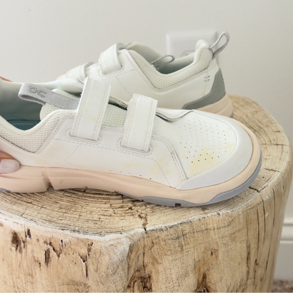 On Clouds THE ROGER Velcro Kid's Trainers Size 2.5 - Picture 5 of 11